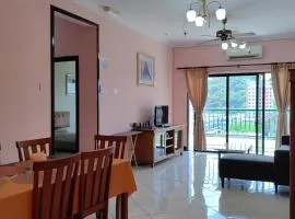 Town Condo - Marina Court Kota Kinabalu，位于哥打京那巴鲁的分契式公寓