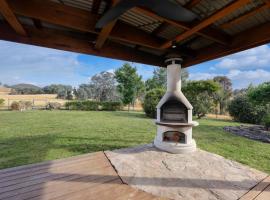 Wollondilly - Mansfield - Sleeps 10，位于Goughs Bay的酒店