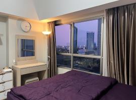 The Springlake Summarecon by Bonzela Property，位于Kandang Satu的酒店