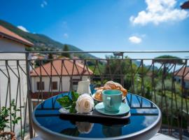 Raggio di Sole，位于阿杰罗拉的住宿加早餐旅馆
