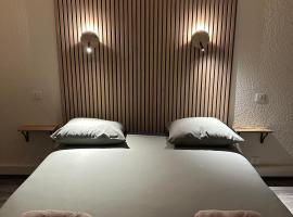 Le Grand Som - Chambres au coeur de la Chartreuse，位于Saint-Pierre-dʼEntremont的酒店