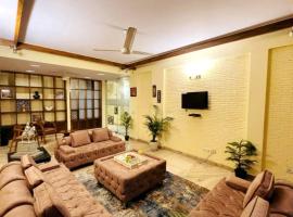 Fortune Home Service Apartment 4Bhk,D-36, Saket，位于新德里的度假村