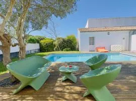 Superbe villa avec piscine dans le village de St Clément