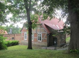 Ferienhaus an der Kirche，位于Groß Wokern的带停车场的酒店