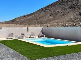 Villa en la montaña con piscina en Fuerteventura