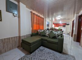 Comfy and Cozy Apartment，位于乔治敦的酒店