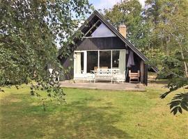 Cozy Holiday cottage at Ringk&oslash;bing Fjord，位于海默特的木屋