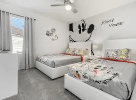 Amazing Villas 20 minutes away from Disney!