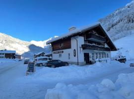 Sternen B&B & Ristorante，位于埃尔姆的酒店