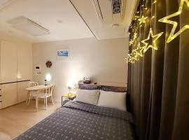 Secret - 고층호수공원뷰,나만의영화관,미사역2분,120인치스크린,넷플,디즈니플러스,장기숙박추천