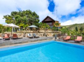 Pini Sentana Village Nusa Penida，位于珀尼达岛天线宝宝丘陵附近的酒店