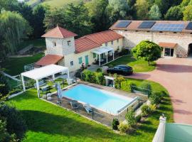 Chambres d'hôtes Les Vernayes，位于Amplepuis的酒店