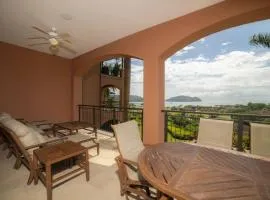 Alta Vista 2C 3bdr 3 bath by Stay in CR