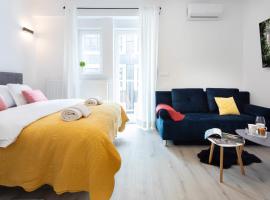 Lux Nest I City Apartment URBAN STAY，位于萨格勒布的宾馆