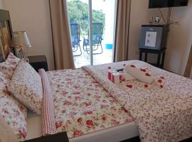 Couple room in Final Destination Resort，位于Bolinao的度假短租房