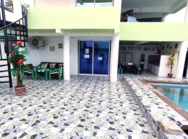 Apartment in Holidays Beach Resort，位于Bolinao的酒店