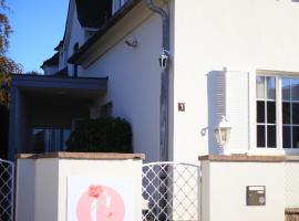 Villa Camélias, appartements de charme，位于米特尔维的自助式住宿