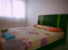 HAKMAL HOMESTAY KENINGAU, SABAH.，位于Liawan的酒店
