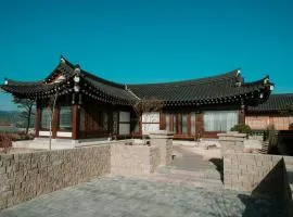 Hanok Stay SungHyeDang