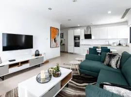 Amazing 2 Bedroom Room Space Available