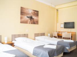 Hostel Krośnieńska 12，位于绿山城的酒店