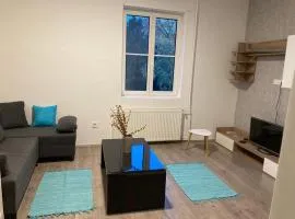 City Center Superb inside 3 Bedroom+Living room Apartment