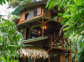 Finca Chica Lodge & Villas，位于别霍港的山林小屋