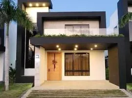 Exclusive Villa * private Beach and Housekeeping