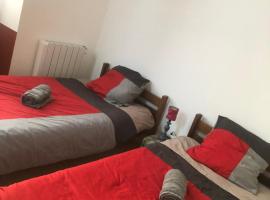rest'hôtel l ardoise chambre N 2，位于Augé的酒店