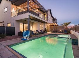 62| Blissful Poolhouse at Ocotillo Springs with Private Pool，位于圣克拉拉的酒店