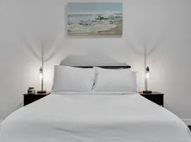 Coastal Charm Studio Beach House in Pompano Beach