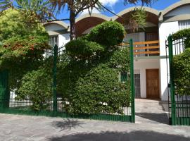 Complejo Turístico Hostal Madryn，位于玛德琳港的酒店