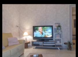 Maison chaleureuse à 20mn de saint Amand Montrond.，位于Le Châtelet的酒店