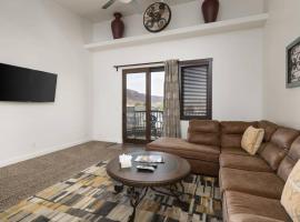 Luxury Downtown Rental - La Dolce Vita Villa #3，位于摩押的酒店