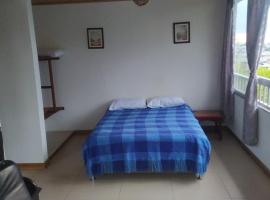 Apartamento acogedor, 1 habitación, cocina, comedor, vista a zonas verdes, English，位于卡拉尔卡的酒店