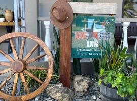 Lone Star Inn，位于san juan la union的酒店