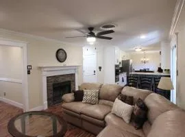 Cozy Aggieland Vacay