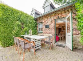 Holiday Homes in Ubachsberg with a Picturesque Garden，位于Ubachsberg的度假屋
