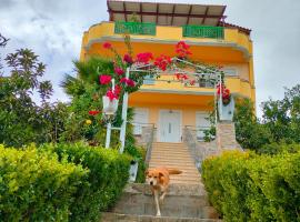 House with Wonderful View，位于哈尔基斯的海滩短租房