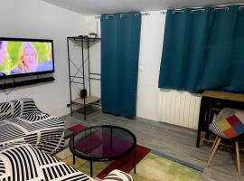 Charmante maisonnette au calme，位于Neuilly-en-Thelle的酒店