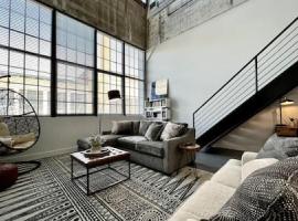 5104 Cartridge Factory Loft，位于Maineville的酒店