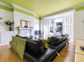 Longsands Beach Apartment 1 Tynemouth Free Onsite Parking，位于泰恩茅斯的酒店