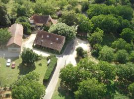 La Ferme de Maraval，位于Cénac-et-Saint-Julien的住宿加早餐旅馆