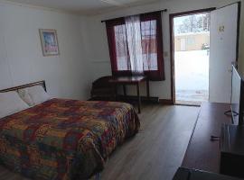 Country Hearth Inn，位于Sturgis的酒店