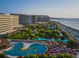 埃斯佩罗斯宫度假酒店，位于法里拉基罗兹水上乐园附近的酒店