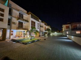 Ary Homestay Nyali- Behind City Mall，位于尼亚利的酒店