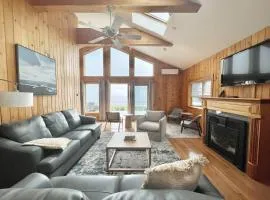 Beachfront 4 BR Spacious House! [Coastal Haven]