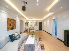 Shanghai Yi Du B&B - Family Suite located 500 meters away from Nanjing West Road Subway and near People's Square
