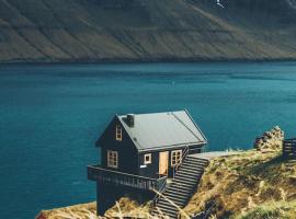 House by the sea and The Seal Woman，位于Mikladalur的度假屋