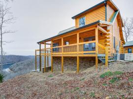 Celina Cabin with View of Dale Hollow Lake!，位于Hilham的别墅